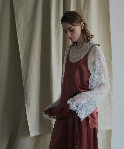 W:Huku(フーク)の「シルキーサテンレースキャミソール / Silky Satin Lace Camisole(キャミソール・レディース・オフホワイト/ブラウン/ピンク/ネイビー・FREE)」の3枚目の写真