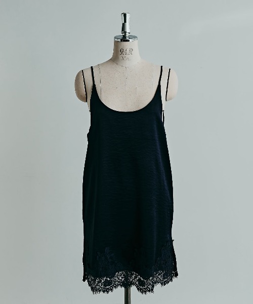 W:Huku(フーク)の「シルキーサテンレースキャミソール / Silky Satin Lace Camisole(キャミソール・レディース・オフホワイト/ブラウン/ピンク/ネイビー・FREE)」の5枚目の写真