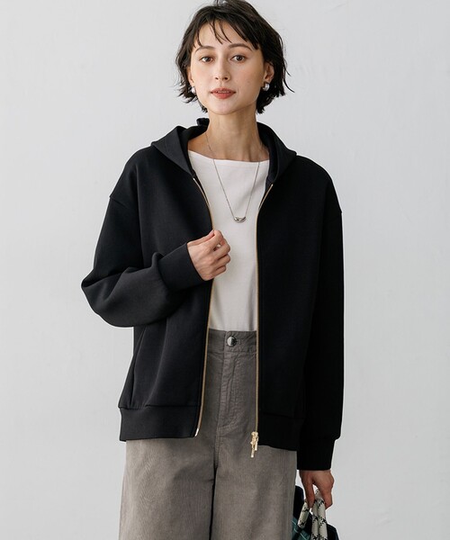 23区 L(ニジュウサンクオオキイサイズ)の「コットンダンボール ジップアップ フーディー(パーカー・レディース・ベージュ系/ブラック系/グレー系・46/44)」の2枚目の写真