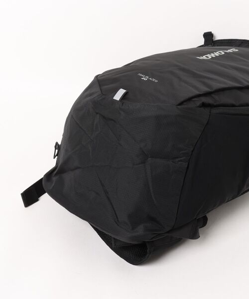 SALOMON(サロモン)の「【SALOMON】TRAILBLAZER 20(バックパック/リュック・メンズ・ブラック・FREE)」の3枚目の写真