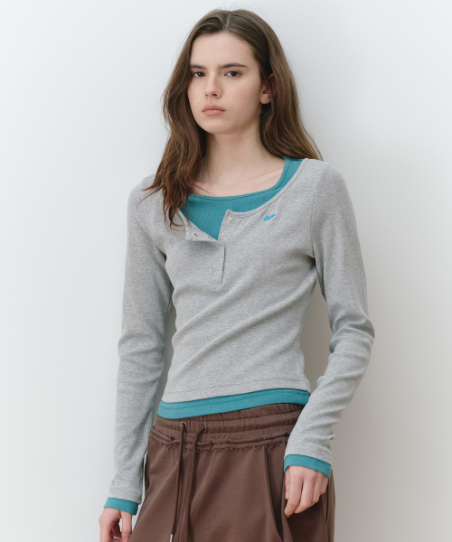 ROLAROLA(ロラロラ)の「LAYERED HENRYNECK LONG SLEEVE M/GY+TE/GR(Tシャツ/カットソー・レディース・ヘザーグレー・SMALL/MEDIUM)」の2枚目の写真