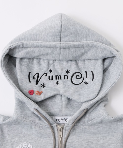 rumnel:(ルムネル)の「アイマスク付き裏起毛デコスウェットパーカー / Deco Fleece-Lined Hoodie with Eye Mask(パーカー・レディース・ブラック/ピンク/グレー・FREE)」の17枚目の写真