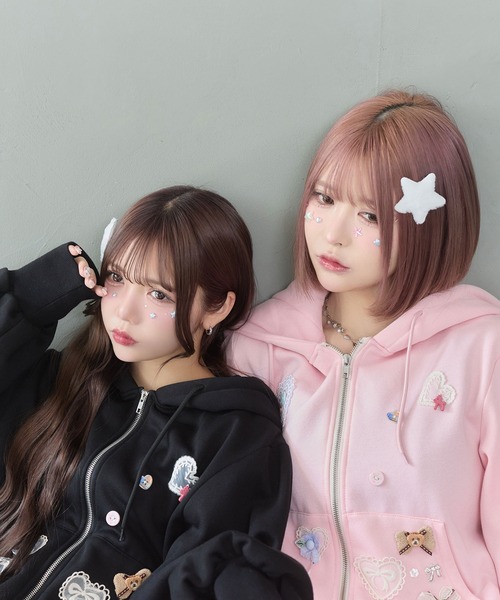 rumnel:(ルムネル)の「アイマスク付き裏起毛デコスウェットパーカー / Deco Fleece-Lined Hoodie with Eye Mask(パーカー・レディース・ブラック/ピンク/グレー・FREE)」の9枚目の写真