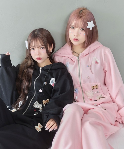 rumnel:(ルムネル)の「アイマスク付き裏起毛デコスウェットパーカー / Deco Fleece-Lined Hoodie with Eye Mask(パーカー・レディース・ブラック/ピンク/グレー・FREE)」の5枚目の写真