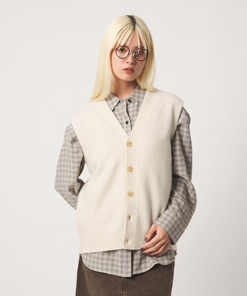 BEAUTY&YOUTH UNITED ARROWS(ビューティーアンドユースユナイテッドアローズ)の「ウールカシミヤブレンド アクア ニットベスト(ニット/セーター・レディース・オフホワイト/ダークグレー/ダークブラウン・FREE)」の1枚目の写真