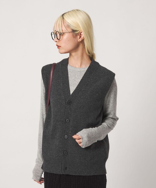 BEAUTY&YOUTH UNITED ARROWS(ビューティーアンドユースユナイテッドアローズ)の「ウールカシミヤブレンド アクア ニットベスト(ニット/セーター・レディース・オフホワイト/ダークグレー/ダークブラウン・FREE)」の8枚目の写真