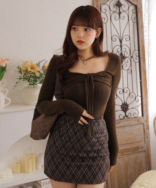Anely(アネリー)の「スクエアネックギャザーデザインリボントップス(Tシャツ/カットソー・レディース・グレー/ピンク/アイボリー/ブラウン・FREE)」の1枚目の写真