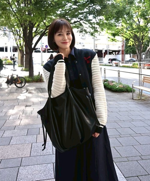 UNITED BASE(ユナイテッドベース)の「【石井里奈さんコラボ】マルチWay ギャザートートバッグ(A4対応 / 大容量仕切り付き(トートバッグ・レディース・ブラウン/ブラック・FREE)」の22枚目の写真