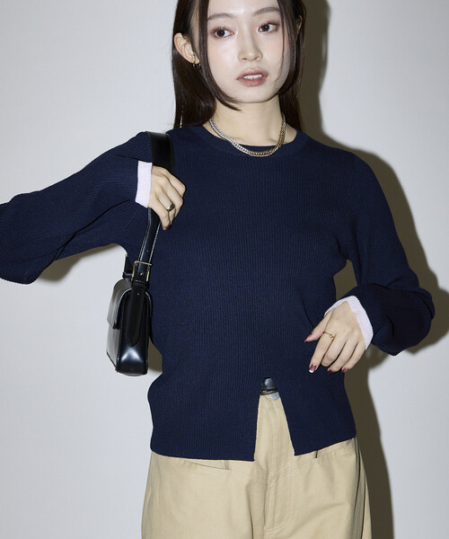PUBLUX(パブリュクス)の「PUBLUX/パブリュクス 袖 配色 スリットニット 限定展開(ニット/セーター・レディース・ブラウン/グレー/ネイビー・フリ-)」の10枚目の写真