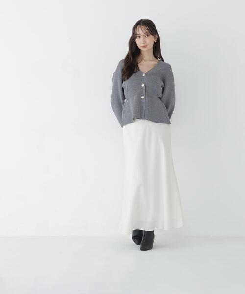 NATURAL BEAUTY BASIC(ナチュラルビューティーベーシック)の「〈WEB限定〉ペプラムフォルムカーディガン(カーディガン/ボレロ・レディース・ブラック/グレー/バーガンディー・FREE)」の21枚目の写真