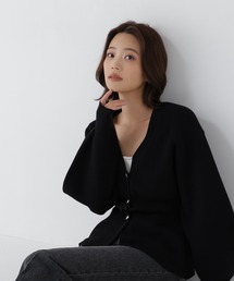 〈WEB限定〉ペプラムフォルムカーディガン