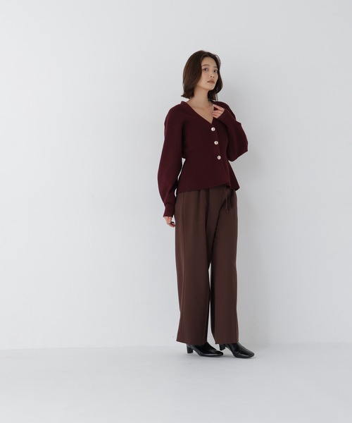 NATURAL BEAUTY BASIC(ナチュラルビューティーベーシック)の「〈WEB限定〉ペプラムフォルムカーディガン(カーディガン/ボレロ・レディース・ブラック/グレー/バーガンディー・FREE)」の13枚目の写真