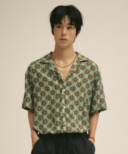 VILLA RAY（ヴィラ・レイ）の「ヴィンテージフォレスト メンズ ビスコースシャツ（シャツ/ブラウス・メンズ・その他・LARGE/MEDIUM/X-LARGE）」の5枚目の写真