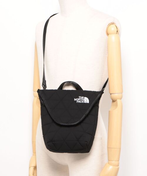THE NORTH FACE（ザノースフェイス）の「THE NORTH FACE/ザ・ノース・フェイス/Geoface Mini Shoulder（ショルダーバッグ・メンズ・ブラック・F）」の5枚目の写真