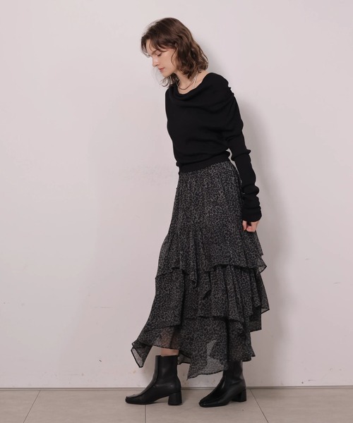 CADUNE(カデュネ)の「ドレープオフショルニット(ニット/セーター・レディース・ブラック/チャコールグレー/レッド/ホワイト・38)」の17枚目の写真