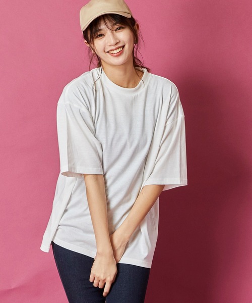 unrelaxing（アンリラクシング）の「ヴィンテージライク 古着風 綿100％ピグメント加工TプリントTシャツ（Tシャツ/カットソー・メンズ・ブラック/ホワイト/グレー/ブルー/カーキ/オレンジ/ブラウン/レッド/ネイビー/ピンク/チャコールグレー/ベージュ/インディゴブルー/チャコール/ライトブルー/ライトグリーン/ライム/ワイン/パープル/レッド系その他2/ブルー系その他3/ブルー系その他2/ホワイト系その他3/ホワイト系その他4/ホワイト系その他/ブラック系その他/ピンク系その他2/ブラック系その他2/ホワイト系その他2/グレー系その他2/グレー系その他4/レッド系その他3/レッド系その他/レッド系その他4/ブラック系その他4/ブルー系その他4/ピンク系その他/ピンク系その他4/ブラック系その他3/グレー系その他3/ピンク系その他3/グレー系その他/ブルー系その他/ベージュ系その他3/ブルー系その他5/レッド系その他5/ベージュ系その他4/ベージュ系その他/ベージュ系その他2/グリーン系その他3/グリーン系その他4/パープル系その他3/ブルー系その他6/パープル系その他2/パープル系その他4/グリーン系その他2/グリーン系その他/その他1/その他2/その他3/パープル系その他/その他7/その他6/その他5/ブラウン系その他/その他4/タン/モカ/ミント/ホワイト×エメラルドグリーン/ホワイト×グレー/ブラック×ブラック/アッシュブラウン/ライトブラウン/ブラック×ブルー/ホワイト×レッド/エメラルド/ホワイト×グリーン/ライトベージュ/ウィート/クリアブラウン/ブラック×グリーン/ブラック×レッド/オートミール/セージグリーン/ブラックミックス/ホワイト×ブラック/クリアグリーン/ブルー系その他7/LT.Blue/アクア/スミクロ/グリーン/ダークブルー/レディッシュグレー/ピンク系その他5/ダークブラック/ピンクベージュ/ライトブラック/スモークピンク/ブルーグラス/サックスブルー/ブラック×ホワイト/ライトグレー/アッシュグレー/スカイブルー/クリアブラック/ダークインディゴブルー/シルバーグレー/クリアブルー/ブラック系その他5/ブラック系その他6/ブラック系その他7/その他10/ベージュ系4/ベージュ系5/ベージュ系2/ベージュ系3/ベージュ系/ベージュ系1/ブラウン系8/ブラウン系9/ブラウン系6/ブラウン系7/ブラウン系4/ブラウン系5/ブラウン系2/ブラウン系3/ブラウン系/ブラウン系1/その他25/その他26/その他23/その他24/その他19/その他16/その他17/その他21/その他22/その他20/その他18/その他15/その他13/その他12/その他14/その他11/ベージュ系6/その他28/その他27/ブラック×シルバー/ブラック系5/ブラック系6/ブラック系7/ブラック系8/その他29/A/ブラック系2/ブラック系4/ブラック×ゴールド/ブラック系1/ブラック系3/ベージュ系8/ベージュ系7/ベージュ系9/ダークブラウン系7/ダークブラウン系6/ダークブラウン系5/ダークブラウン系4/ダークブラウン系3/ダークブラウン系2/ベージュ系その他6/ベージュ系その他7/ダークブラウン系1・X-LARGE/SMALL/LARGE/X-SMALL/MEDIUM/3/2）」の2枚目の写真