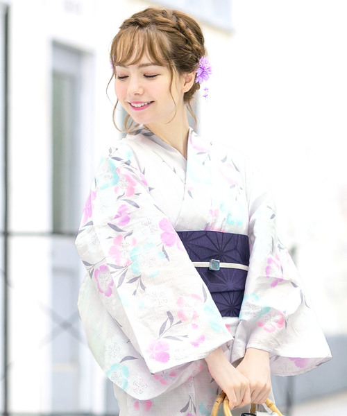 bonheur saisons（ボヌールセゾン）の「浴衣3点セット（浴衣＋帯＋下駄）「bonheur saisons/ボヌールセゾン」（浴衣・レディース・ホワイト×ブルー/グレー系その他/ブルー系その他/ピンク系その他/ホワイト系その他2/ホワイト系その他3/ホワイト系その他4/ブルー系その他5/ピンク系その他2・FREE/フリー）」の5枚目の写真