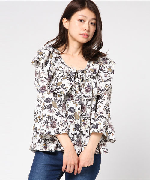 Re:EDIT（リエディ）の「[シーズンムード高まる花柄]フリルカラー花柄ブラウストップス/シャツ・ブラウス[リエディ]（シャツ/ブラウス・レディース・ホワイト/マスタード・MEDIUM）」の2枚目の写真