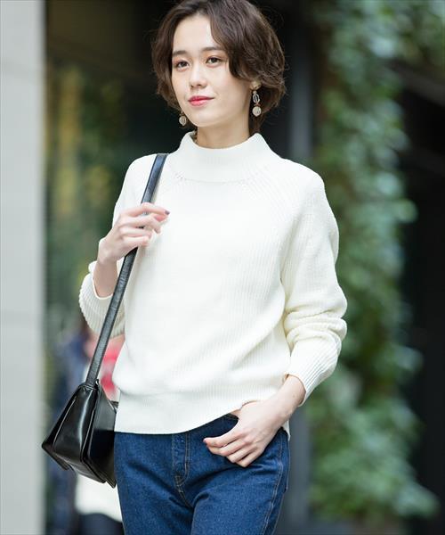 ADAM ET ROPE'（アダムエロペ）の「コットンアクリル畦編プルオーバー（ニット/セーター・レディース・チャコールグレー/オフホワイト/グリーン/マスタード・FREE）」の2枚目の写真