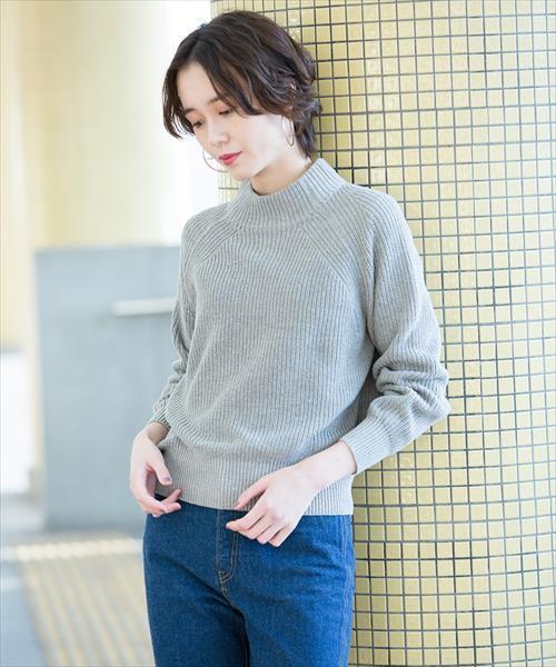 ADAM ET ROPE'（アダムエロペ）の「コットンアクリル畦編プルオーバー（ニット/セーター・レディース・チャコールグレー/オフホワイト/グリーン/マスタード・FREE）」の6枚目の写真