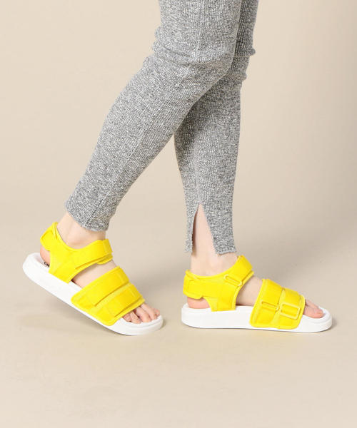 adidas Originals（アディダスオリジナルス）の「＜adidas Originals（アディダス）＞アディレッタサンダル о（サンダル・レディース・イエロー/ブラック・24.5cm/22.5cm/23.5cm）」の5枚目の写真