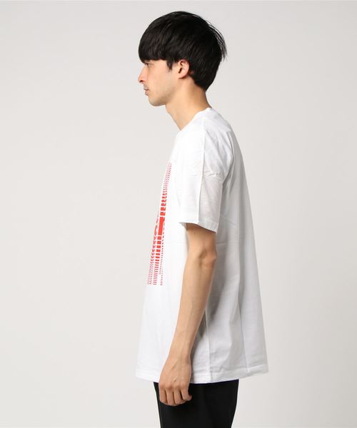 DIESEL(ディーゼル)の「00SD470091B(Tシャツ/カットソー・メンズ・ホワイト/ブルー/ブラック/マスタード・LARGE/MEDIUM/SMALL/X-LARGE/X-SMALL/XX-LARGE/XXX-LARGE)」の6枚目の写真