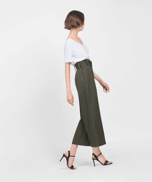 CHARLES & KEITH(チャールズ & キース)の「ビーズトリミングアンクルストラップヒール / BEADS TRIMMING ANKLE STRAP HEELS(パンプス・レディース・ブラック/グリーン/アイボリー・22.5cm/23cm/23.5cm/24.5cm/25cm/25.5cm)」の10枚目の写真
