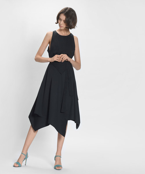 CHARLES & KEITH(チャールズ & キース)の「ビーズトリミングアンクルストラップヒール / BEADS TRIMMING ANKLE STRAP HEELS(パンプス・レディース・ブラック/グリーン/アイボリー・22.5cm/23cm/23.5cm/24.5cm/25cm/25.5cm)」の9枚目の写真
