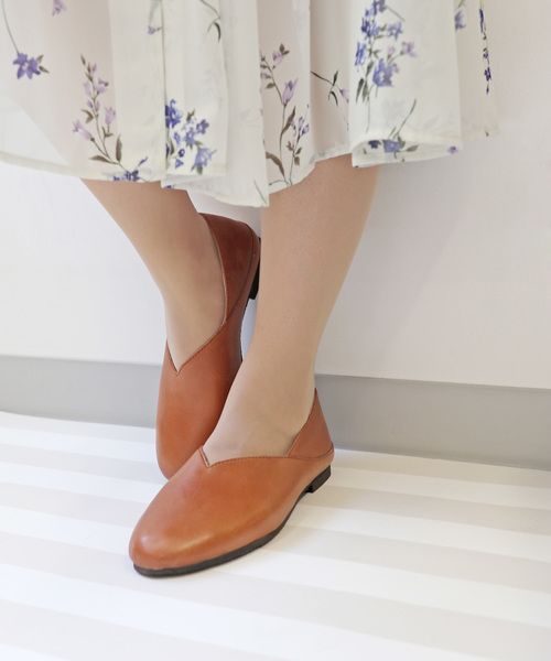 MODE KAORI(モードカオリ)の「本革Vカットバブーシュスリッポン(スリッポン)」|ブラウン