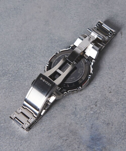 CASIO（カシオ）の「＜CASIO（カシオ）＞ GMW-B5000D-1JFω（アナログ腕時計・メンズ・シルバー・FREE）」の4枚目の写真