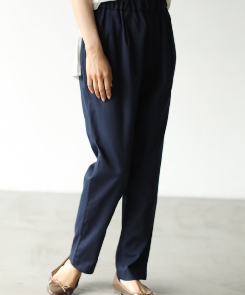 AMERICAN HOLIC（アメリカンホリック）の「タックテーパードパンツ　＊（その他パンツ・レディース・ブラック/ベージュ/ネイビー/カーキ/キャメル・S/M/L）」の4枚目の写真