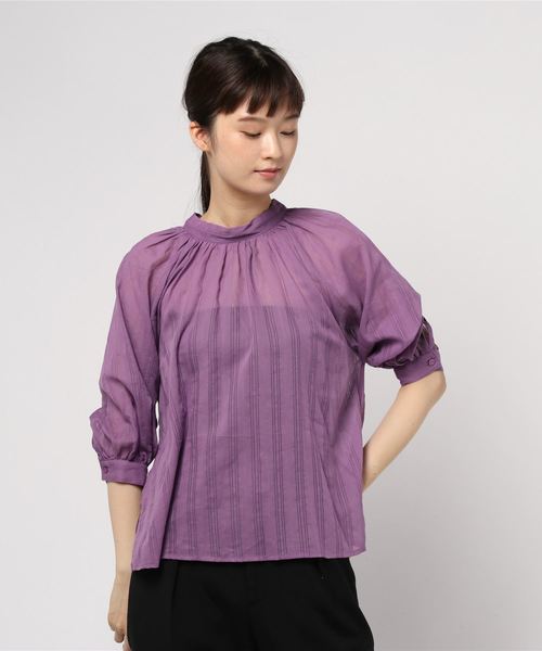 NATURAL BEAUTY BASIC（ナチュラルビューティーベーシック）の「ドビーストライプボリュームブラウス（シャツ/ブラウス・レディース・ブラック/オフホワイト/ラベンダー・SMALL/MEDIUM）」の3枚目の写真