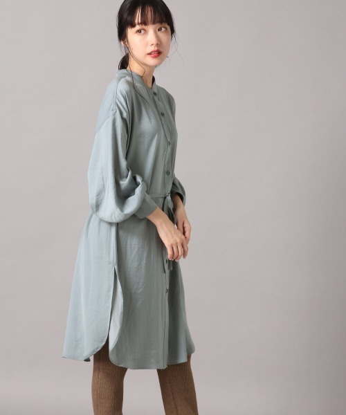 LOWRYS FARM(ローリーズファーム)の「サテンバンドカラーチュニック 860708(シャツ/ブラウス・レディース・ブラウン/ブルー/アイボリー・FREE)」の3枚目の写真