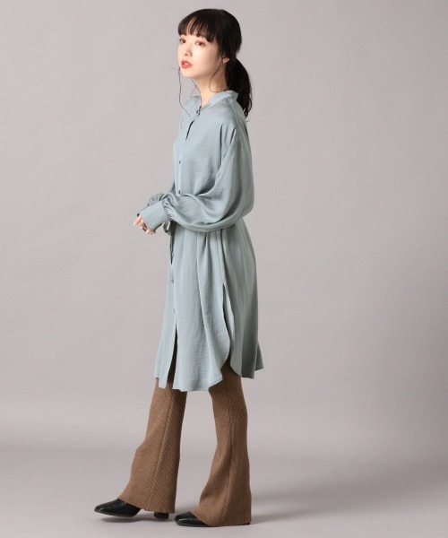 LOWRYS FARM(ローリーズファーム)の「サテンバンドカラーチュニック 860708(シャツ/ブラウス・レディース・ブラウン/ブルー/アイボリー・FREE)」の6枚目の写真