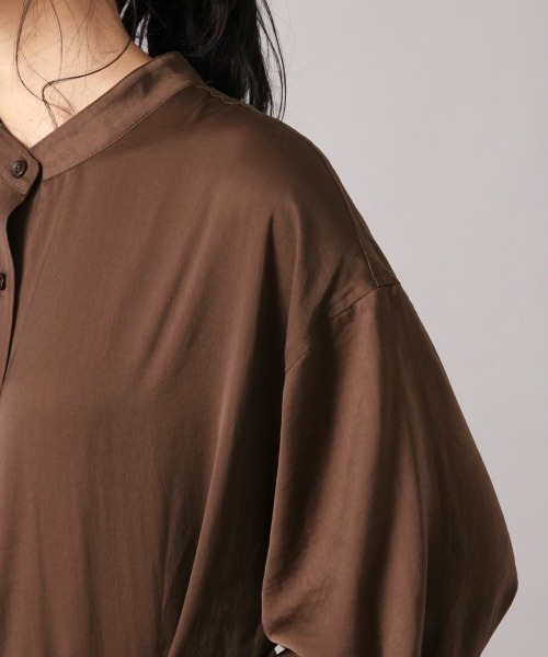 LOWRYS FARM(ローリーズファーム)の「サテンバンドカラーチュニック 860708(シャツ/ブラウス・レディース・ブラウン/ブルー/アイボリー・FREE)」の11枚目の写真