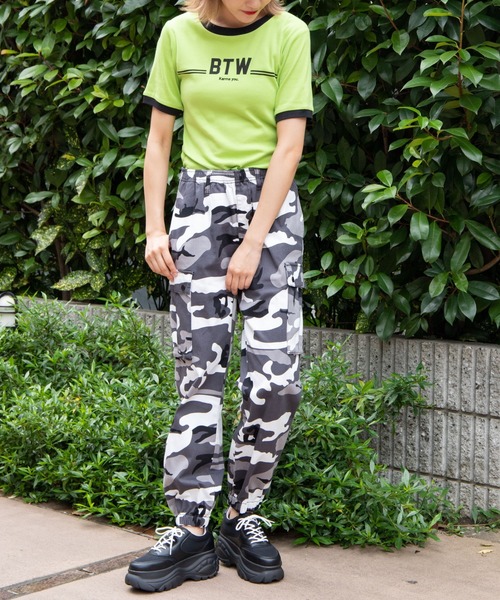 WEGO(ウィゴー)の「WEGO/ボリュームソールスニーカー(スニーカー・レディース・ホワイト/ブラック・LARGE/MEDIUM)」の15枚目の写真