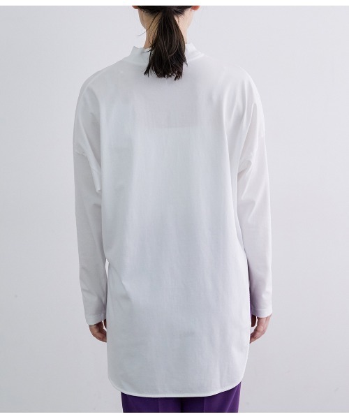 ADAM ET ROPE'（アダムエロペ）の「モックネッククルーネックT（Tシャツ/カットソー・レディース・チャコールグレー/ホワイト・FREE）」の9枚目の写真