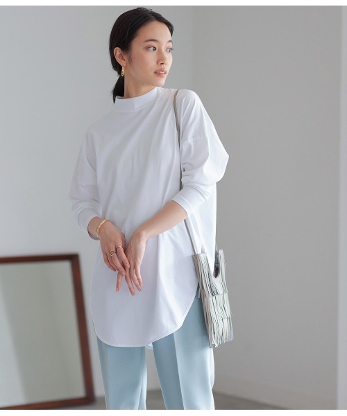 ADAM ET ROPE'（アダムエロペ）の「モックネッククルーネックT（Tシャツ/カットソー・レディース・チャコールグレー/ホワイト・FREE）」の13枚目の写真