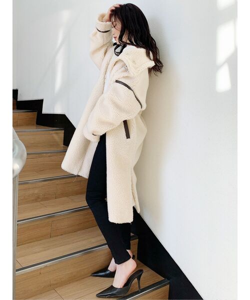 GYDA（ジェイダ）の「【WEB限定】ボアパイピングロングコート