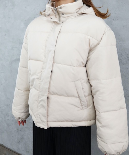 Riberry（リベリー）の「中綿ダウンジャケット（ダウンジャケット/コート・レディース・ブラック/ベージュ/アイボリー・FREE）」の6枚目の写真