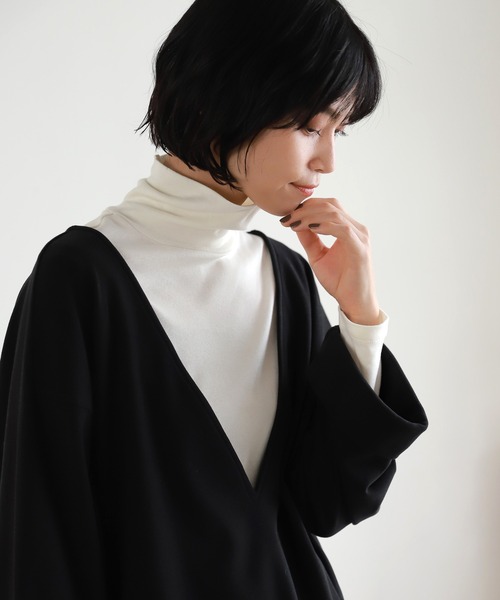 LAKOLE(ラコレ)の「【保温】ウィンターコットンインナータートルネックカットソー / LAKOLE(Tシャツ/カットソー・レディース・ライトグレー/ブラック/オフホワイト/サンドグレー・SMALL/MEDIUM)」の2枚目の写真