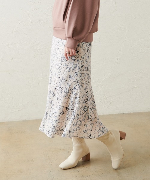 natural couture（ナチュラルクチュール）の「裾切替マーメイドスカート（スカート・レディース・ライトベージュ/レンガ/ブルー/ブラック・FREE）」の9枚目の写真