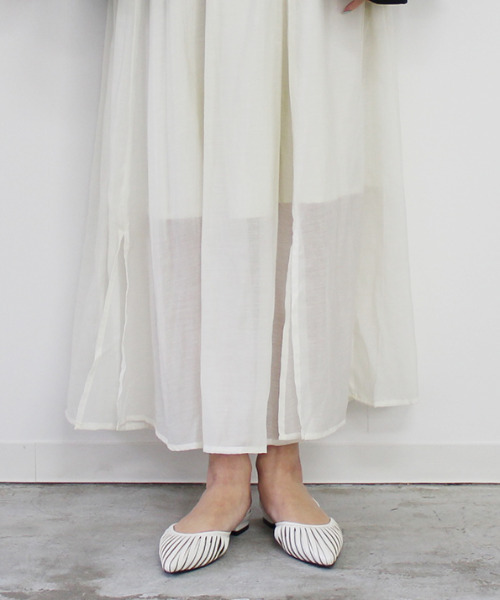 MODE ROBE（モードローブ）の「シアーフレアスカート（スカート・レディース・ホワイト/ブルー・FREE）」の17枚目の写真