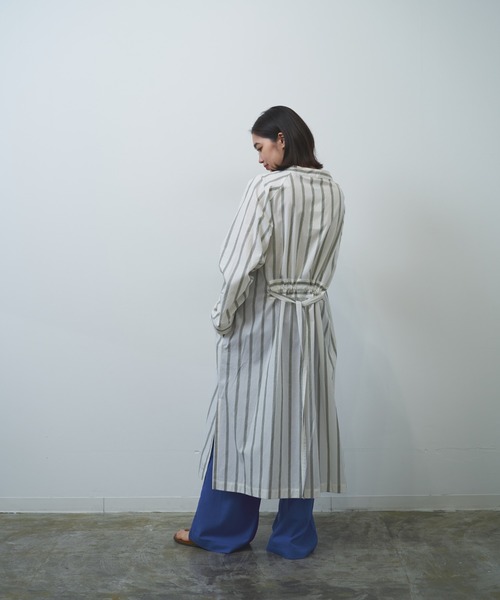 HERENCIA（ヘレンチア）の「マルチストライプ ガウン 前開き ワンピース（ワンピース・レディース・ホワイト系その他/ベージュ系その他・MEDIUM）」の11枚目の写真