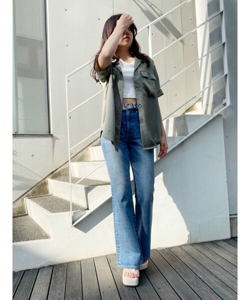 EVRIS（エヴリス）の「オープンカラーサテンシャツ【セットアップ着用可能】（シャツ/ブラウス・レディース・パープル/ブラック/ベージュ/カーキ・FREE）」の14枚目の写真