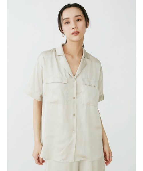 EVRIS（エヴリス）の「オープンカラーサテンシャツ【セットアップ着用可能】（シャツ/ブラウス・レディース・パープル/ブラック/ベージュ/カーキ・FREE）」の20枚目の写真