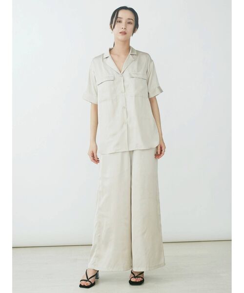 EVRIS（エヴリス）の「オープンカラーサテンシャツ【セットアップ着用可能】（シャツ/ブラウス・レディース・パープル/ブラック/ベージュ/カーキ・FREE）」の21枚目の写真