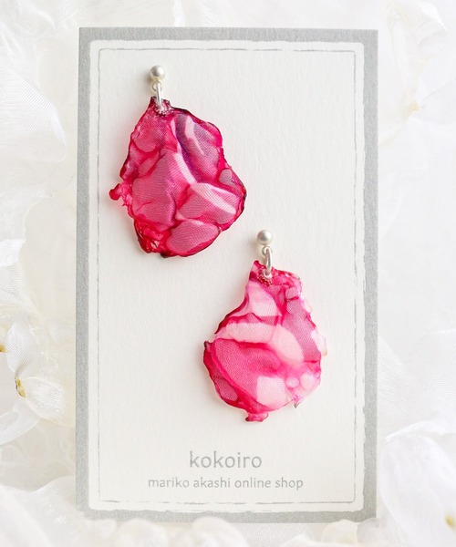 クーポン配布中 交換無料 Kokoiro ピンクマーブル ゆれるアシンメトリーピアス 直営店限定 Blackcolors Com Py