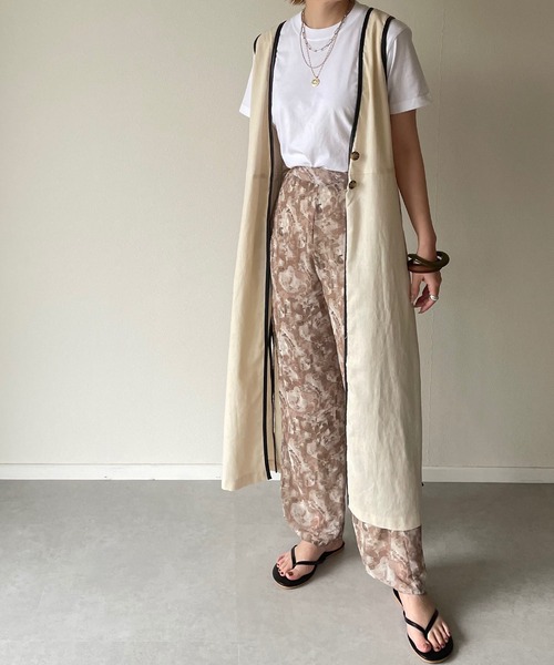 y/m by misato（イムバイミサト）の「リネンミックスパイピングロングジレ（ベスト・レディース・ベージュ/オフホワイト・FREE）」の17枚目の写真