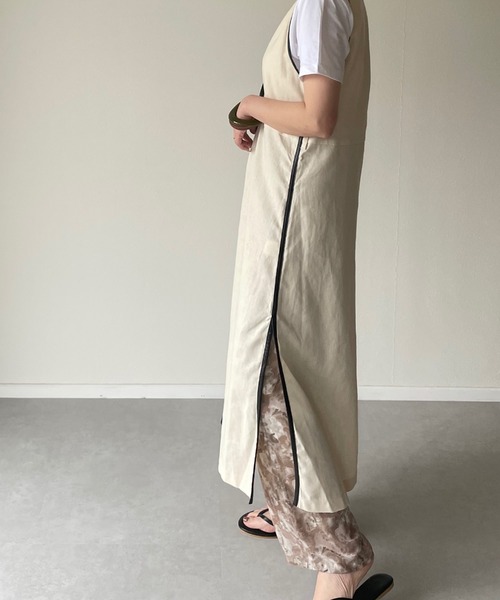 y/m by misato（イムバイミサト）の「リネンミックスパイピングロングジレ（ベスト・レディース・ベージュ/オフホワイト・FREE）」の3枚目の写真